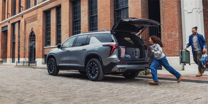 2027-Chevrolet-Traverse-9.png