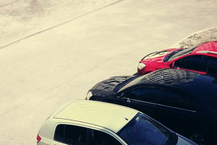 Row_Of_Cars.jpg