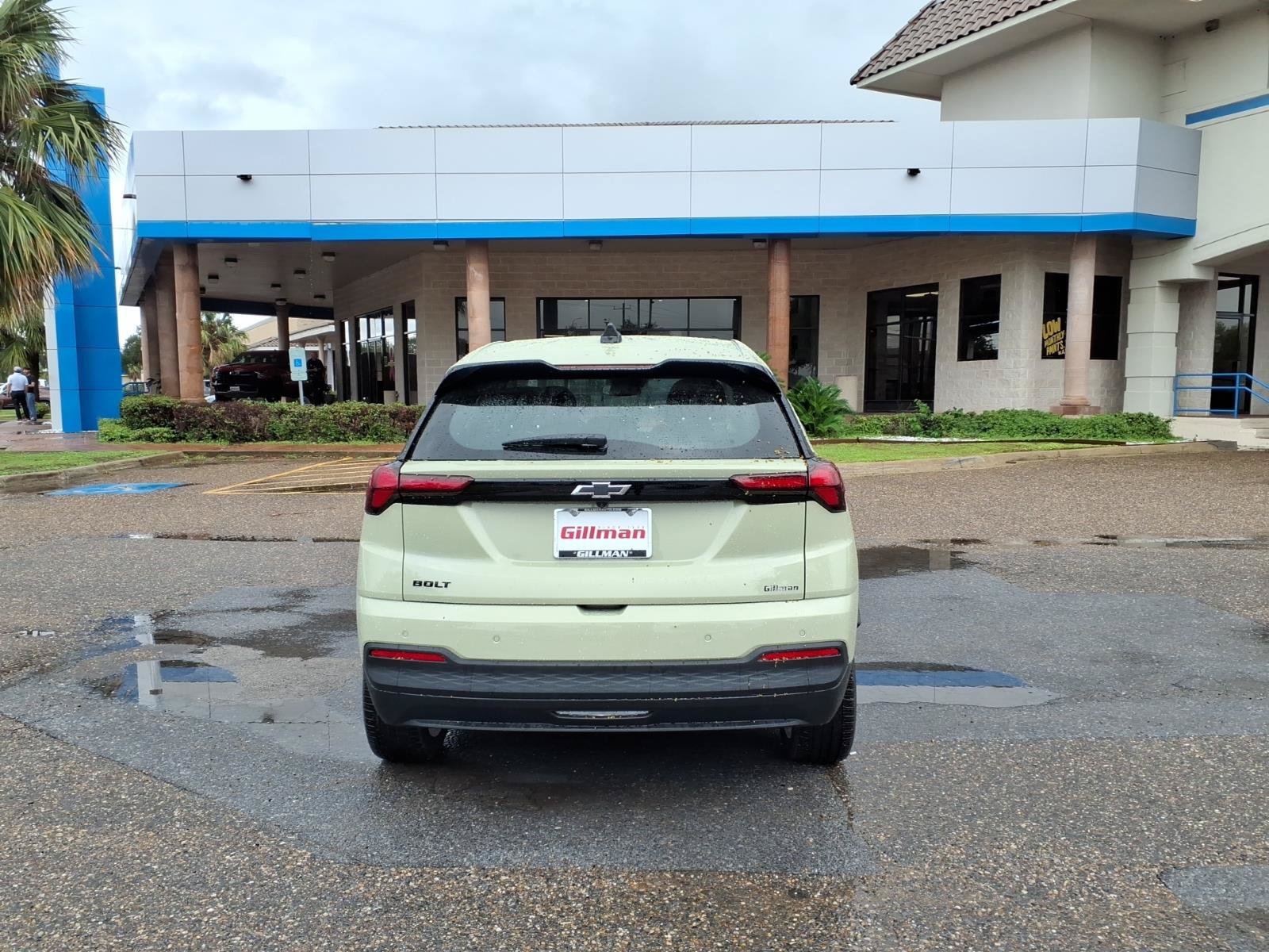 2027 Chevrolet Bolt LT - Photo 7