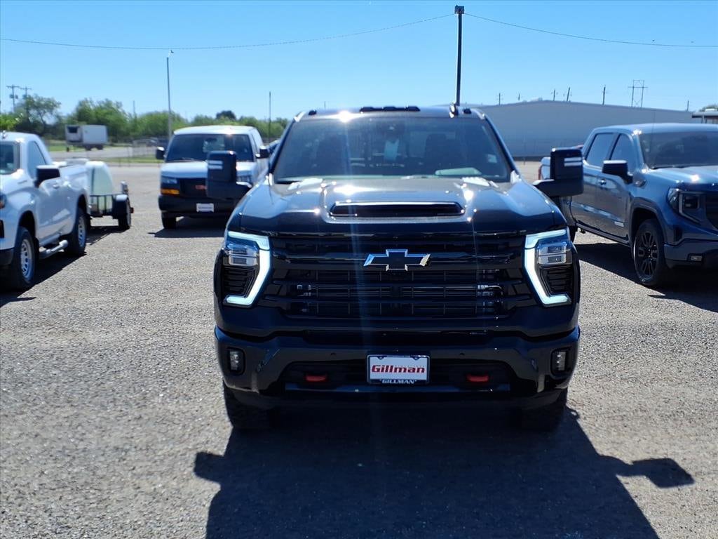 2026 Chevrolet Silverado 2500HD LT photo 3