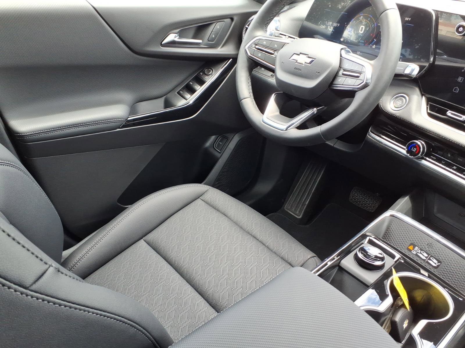 2026 Chevrolet Equinox LT - Photo 14