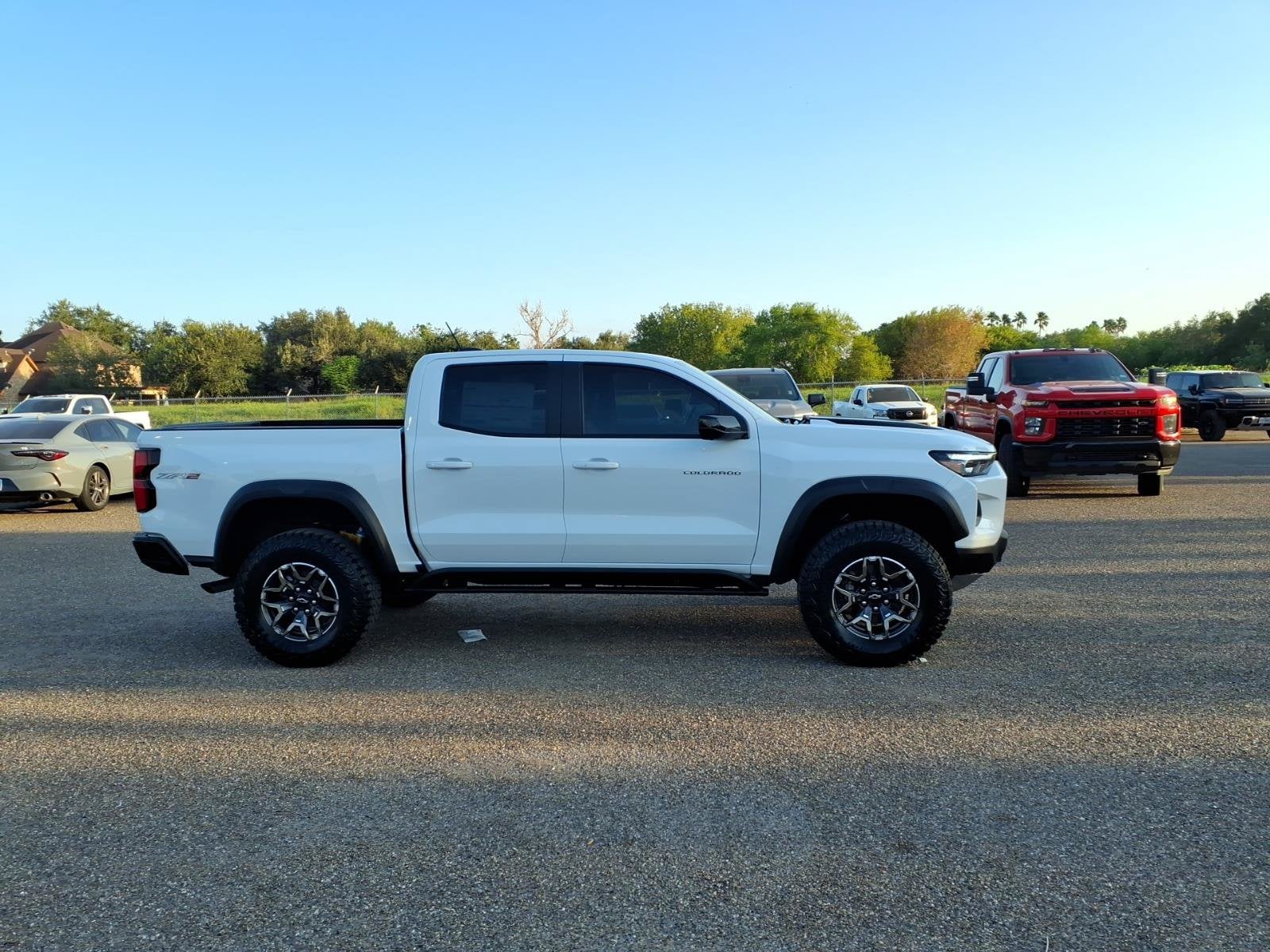 2026 Chevrolet Colorado ZR2 - Photo 9