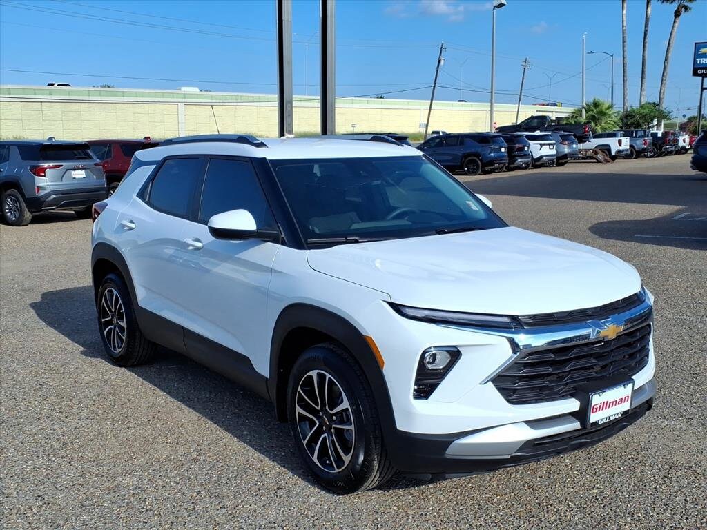 2026 Chevrolet Trailblazer LT photo 2