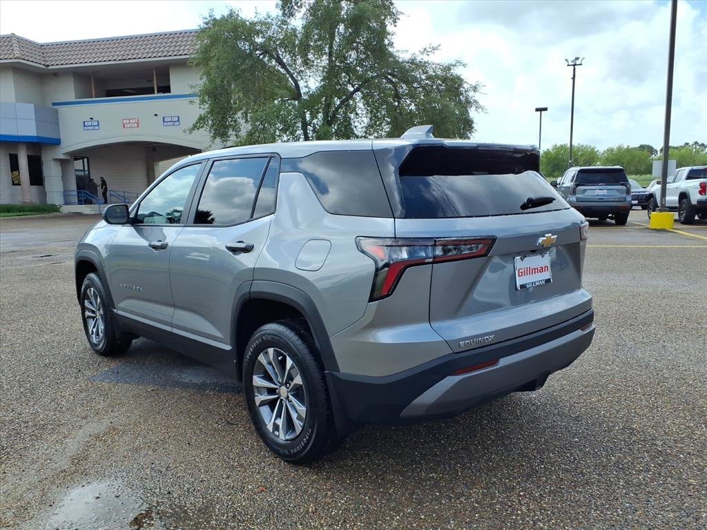 2026 Chevrolet Equinox LT photo 2