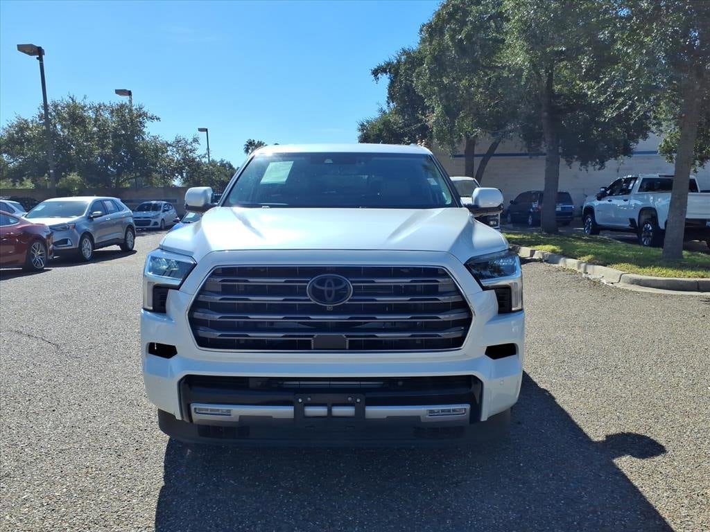 2024 Toyota Sequoia SR5 photo 4