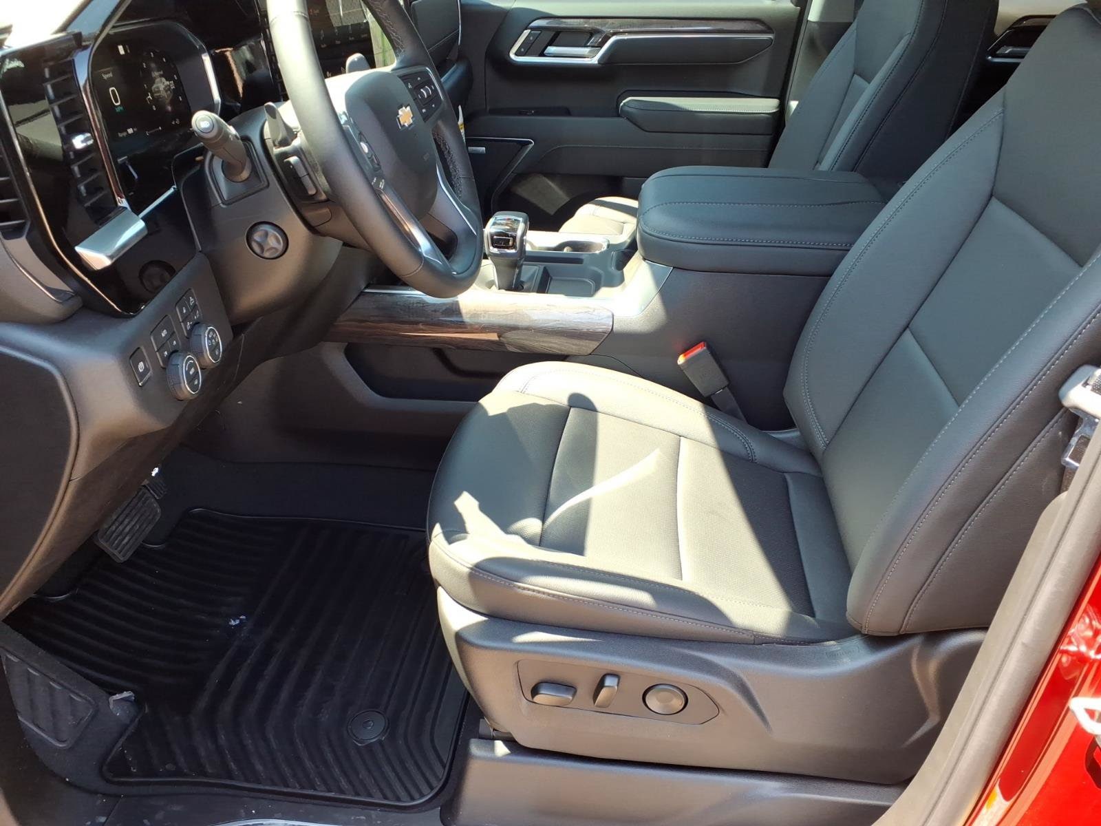 2026 Chevrolet Silverado 1500 LTZ - Photo 10