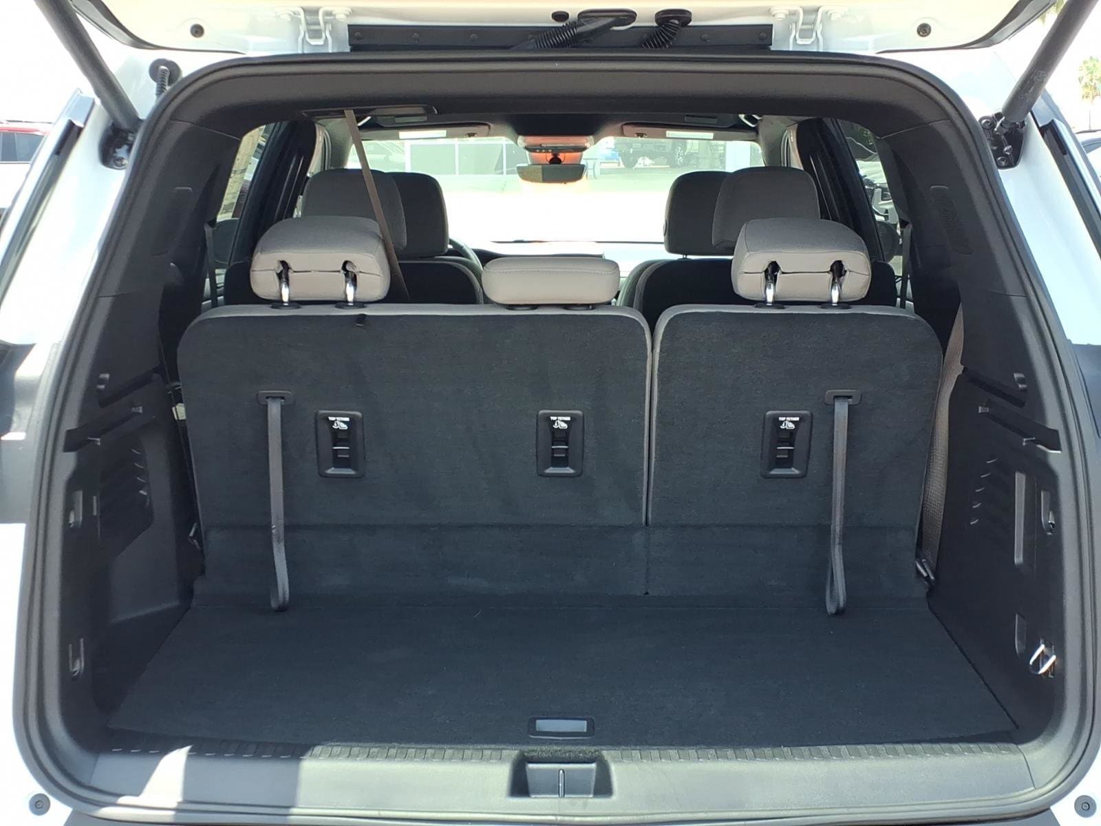 2026 GMC Acadia Elevation - Photo 11