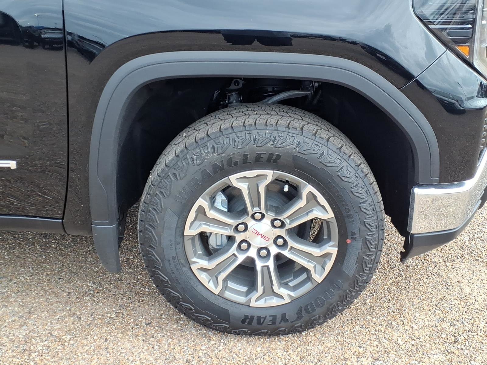 2026 GMC Sierra 1500 SLE - Photo 10