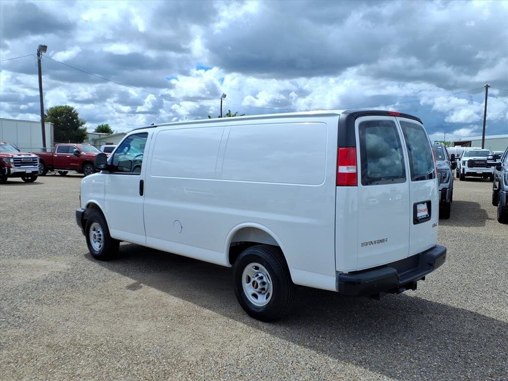 2025 GMC Savana Cargo Work Van - Photo 6