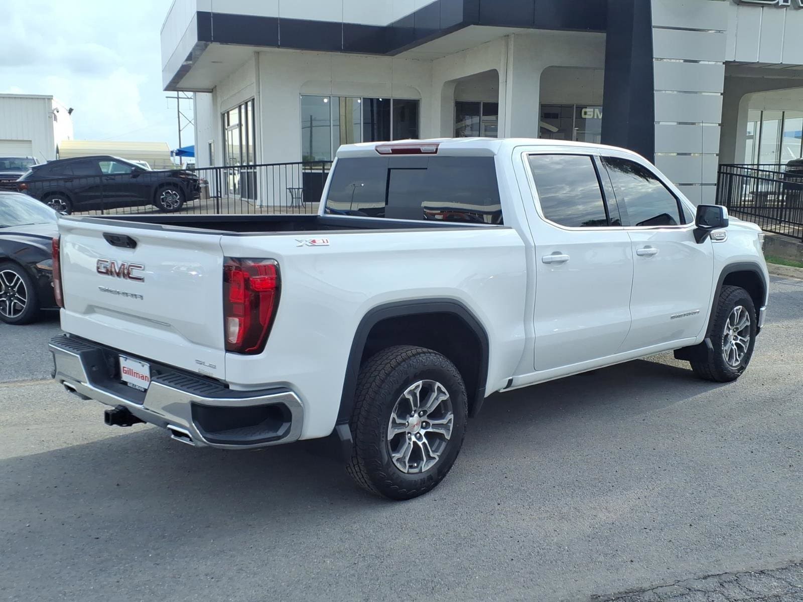 2026 GMC Sierra 1500 SLE - Photo 8
