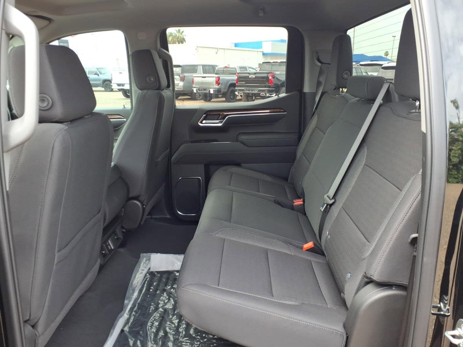 2026 GMC Sierra 1500 SLE - Photo 13