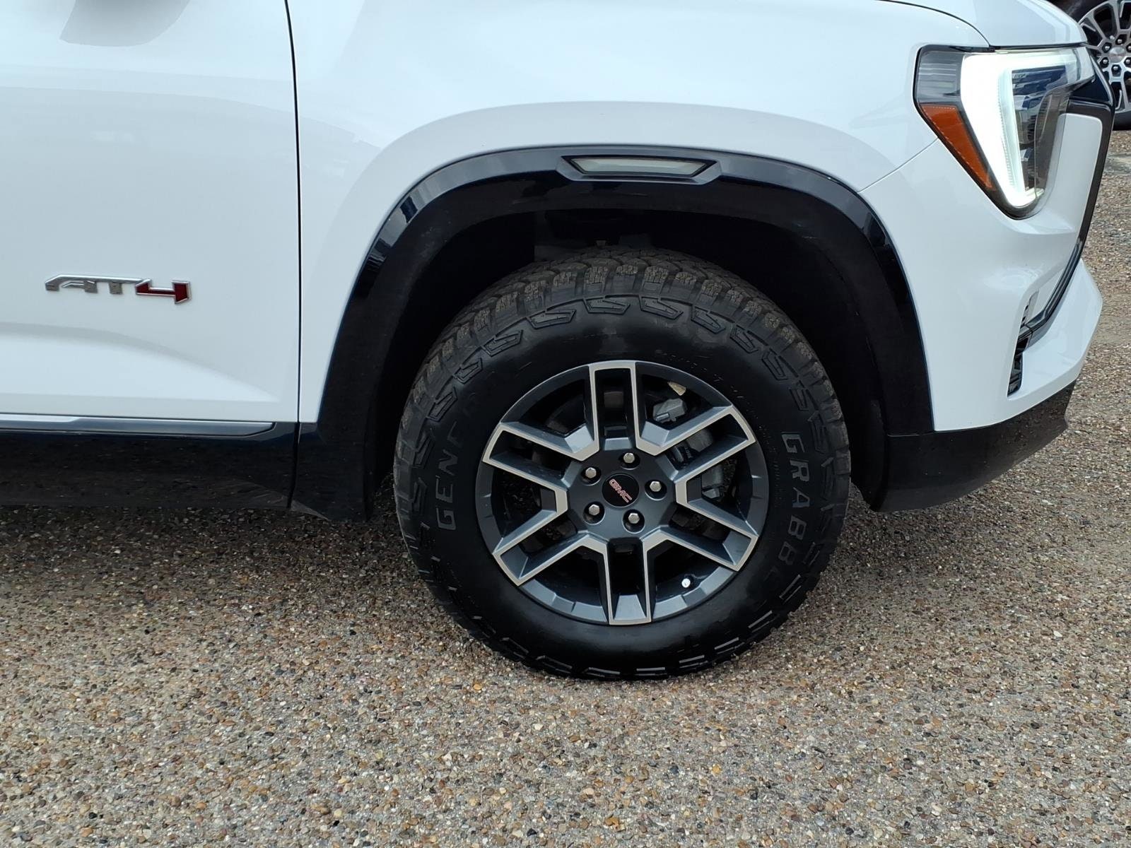 2026 GMC Terrain AT4 - Photo 10