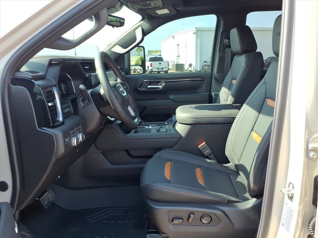 2026 GMC Sierra 2500HD AT4 - Photo 13
