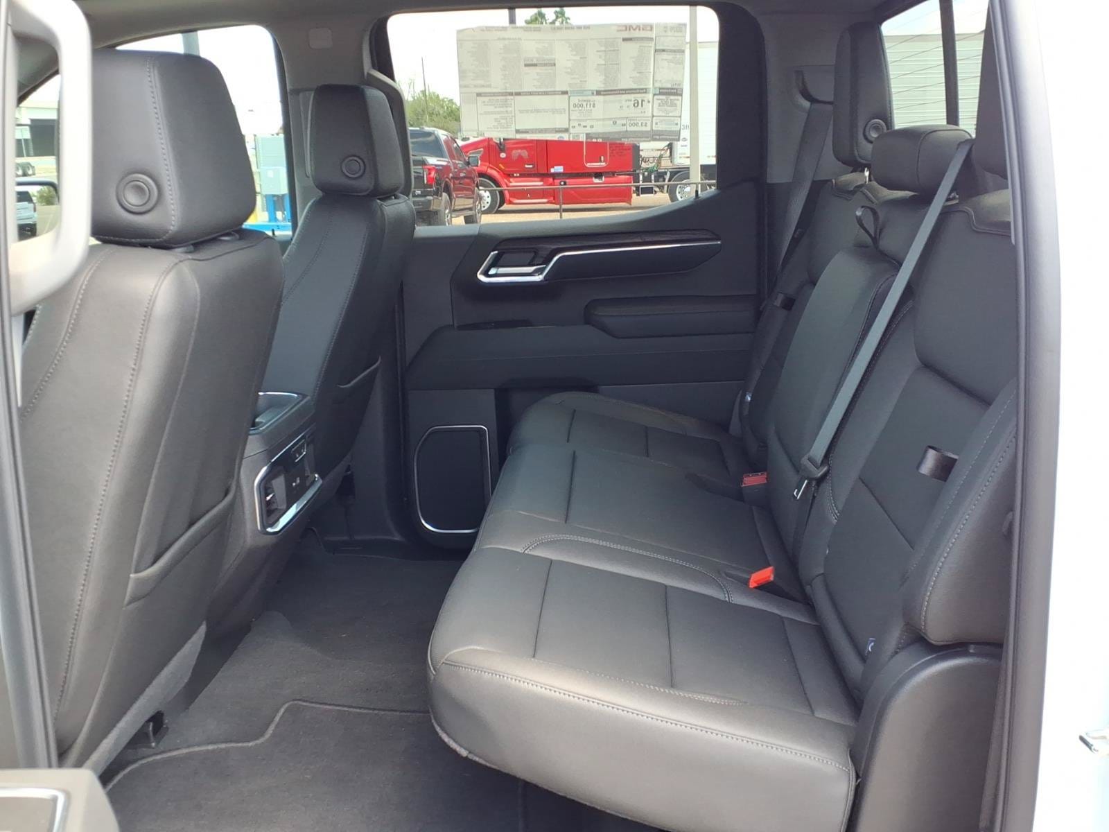 2026 GMC Sierra 1500 SLT - Photo 13