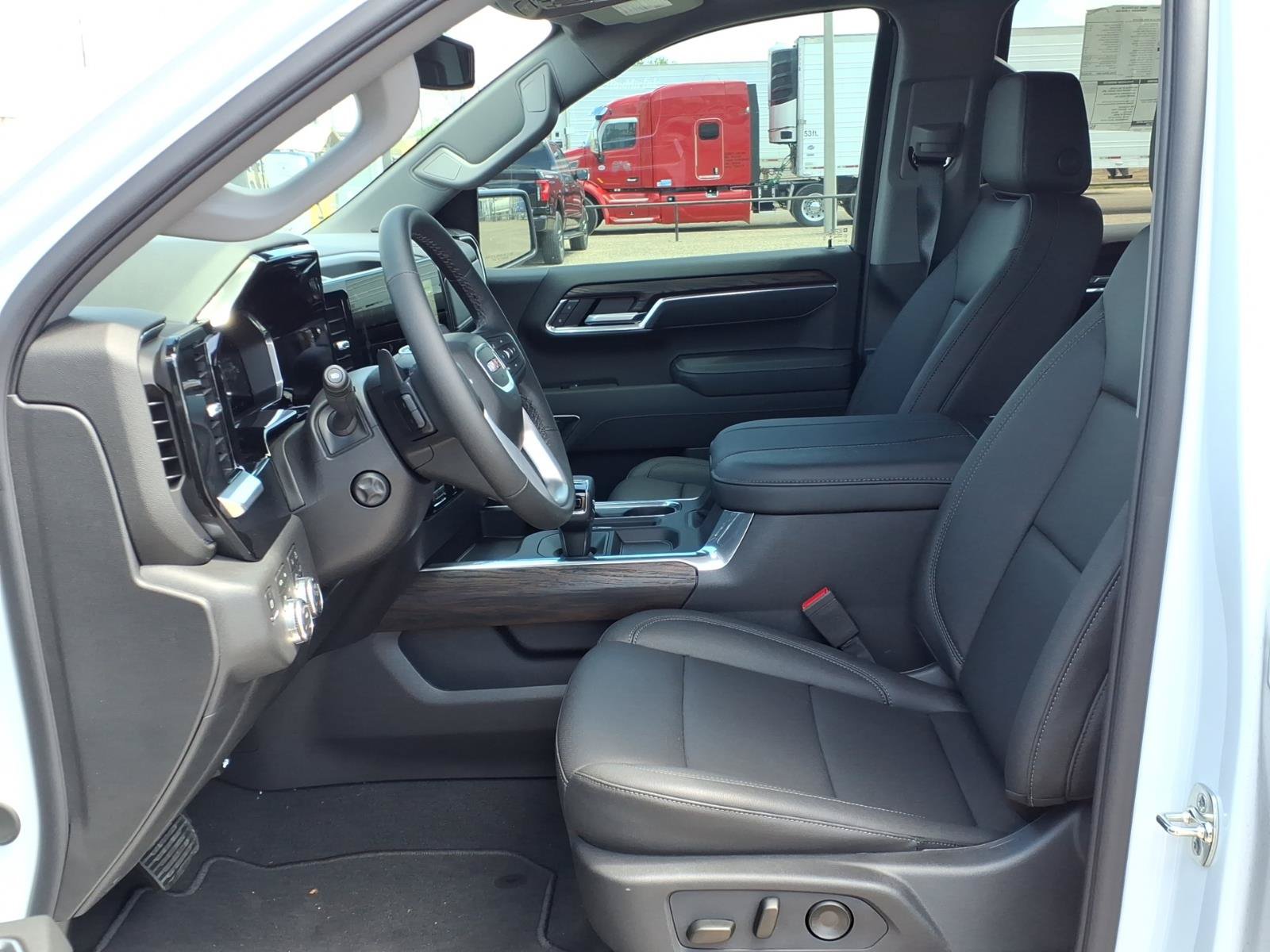 2026 GMC Sierra 1500 SLT - Photo 12