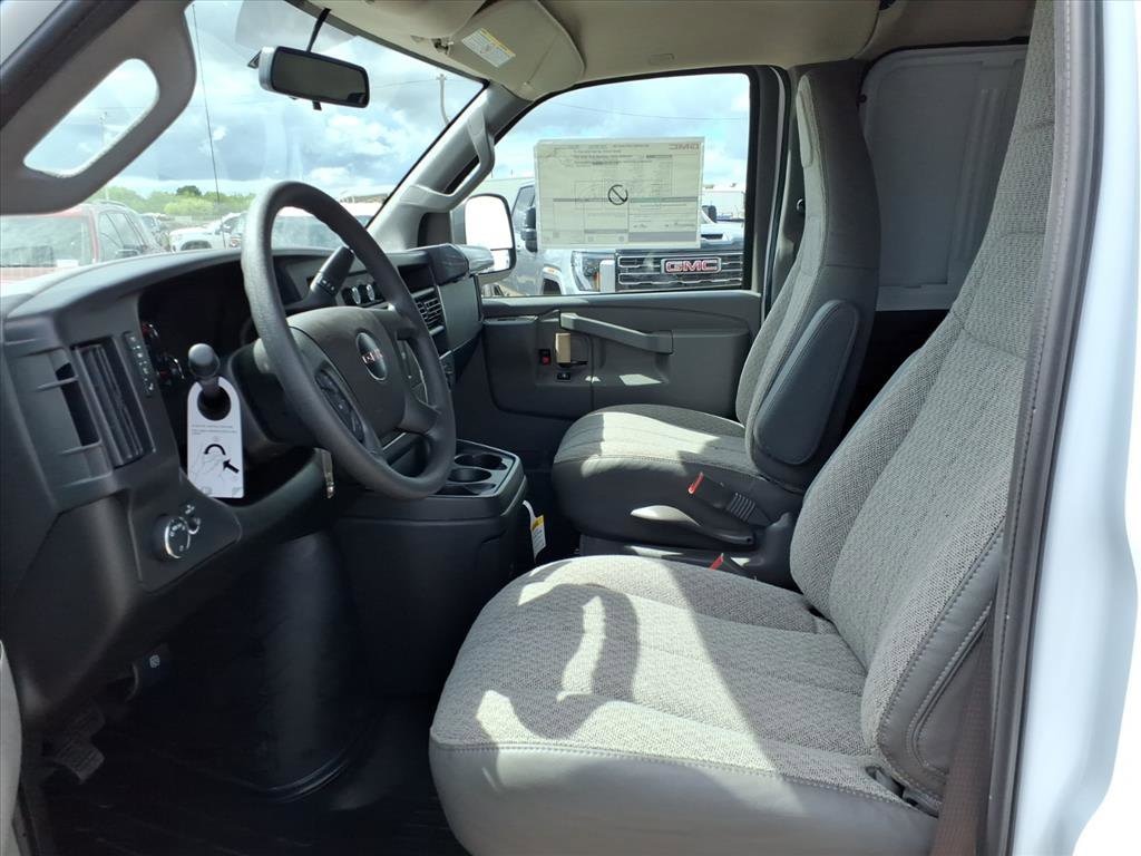 2025 GMC Savana Cargo Work Van - Photo 12