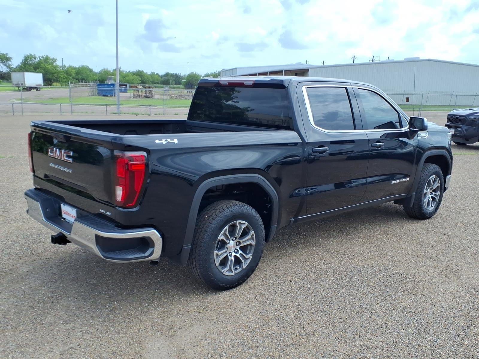 2026 GMC Sierra 1500 SLE - Photo 8