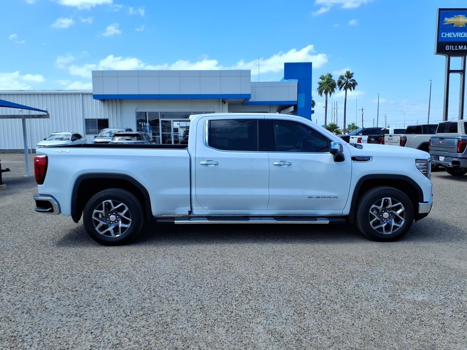 2026 GMC Sierra 1500 SLT - Photo 9