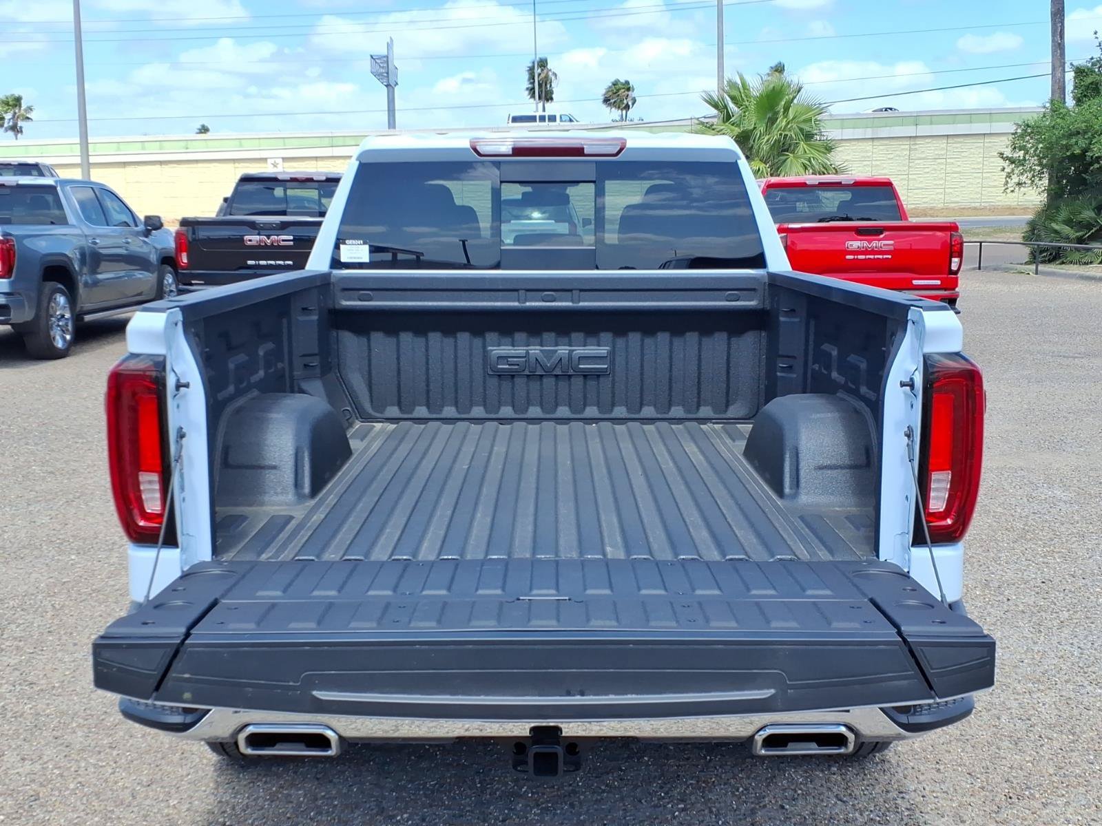 2026 GMC Sierra 1500 SLT - Photo 11