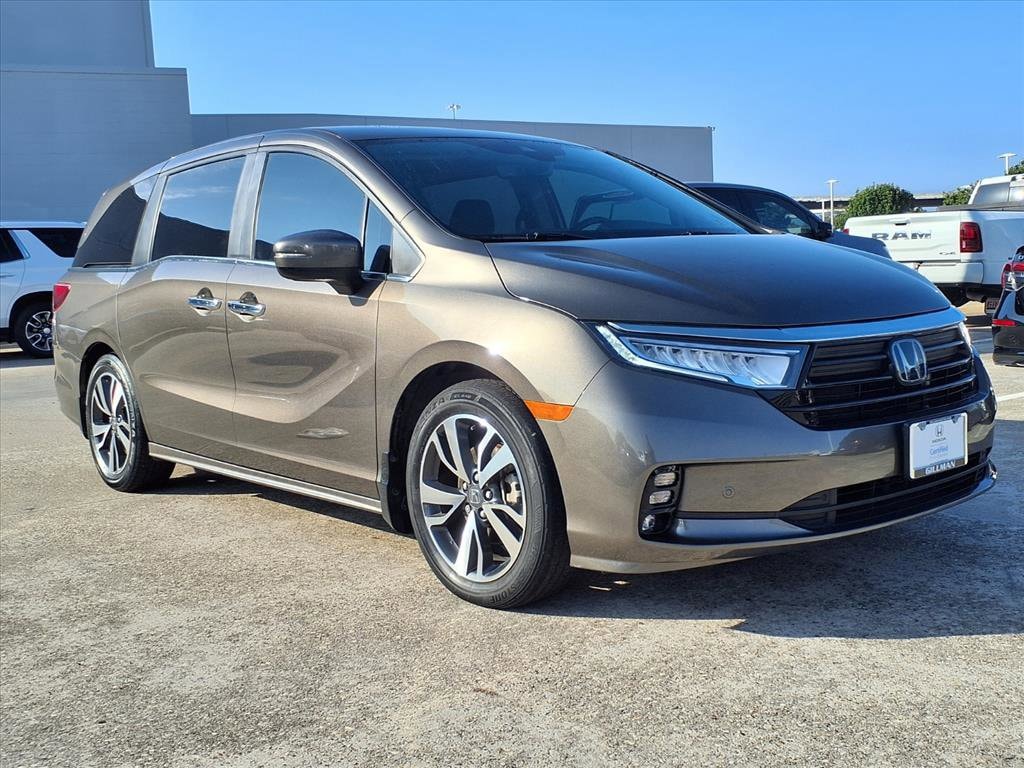 Certified 2023 Honda Odyssey Touring Van