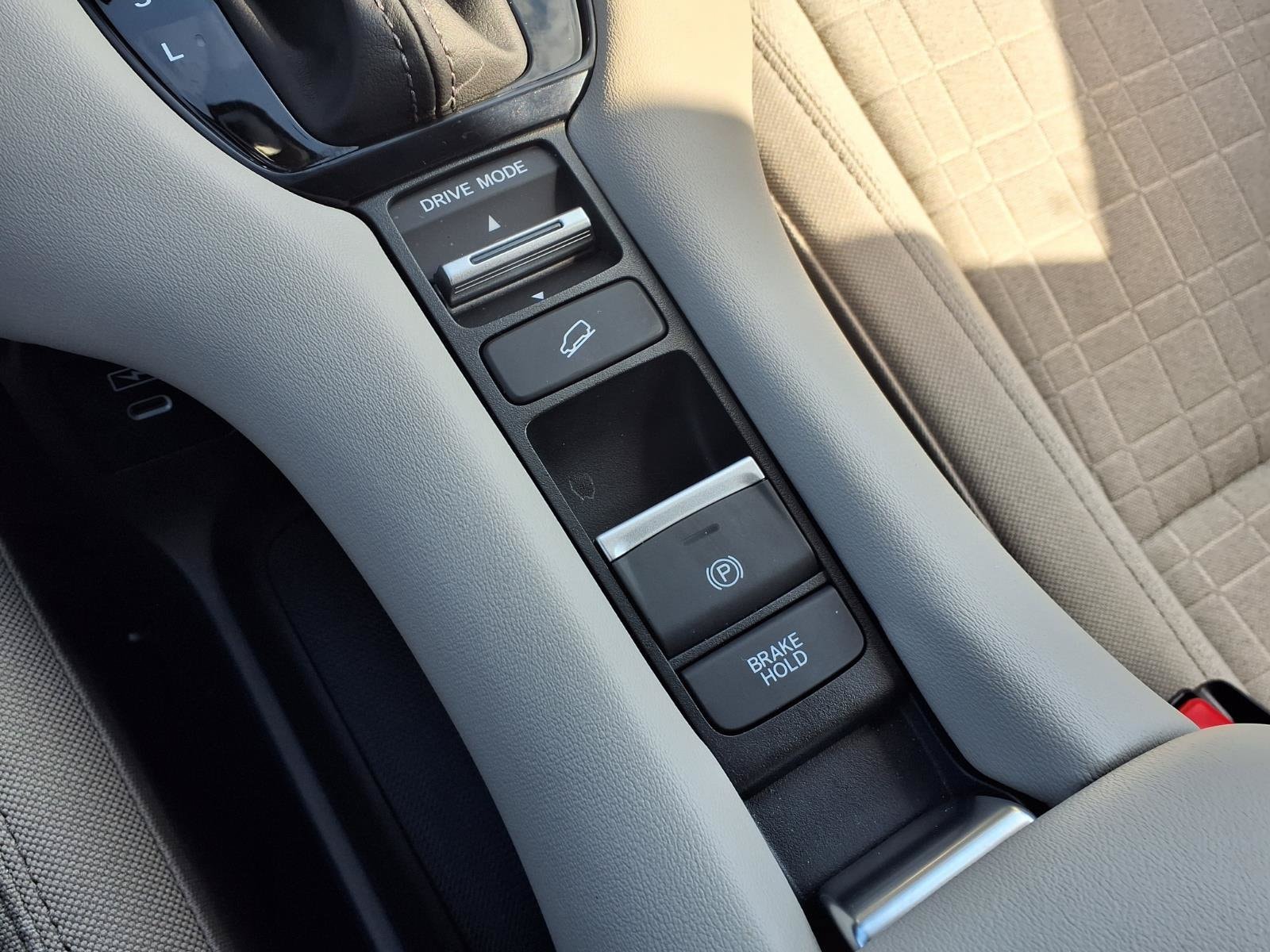 2027 Honda HR-V LX - Photo 9