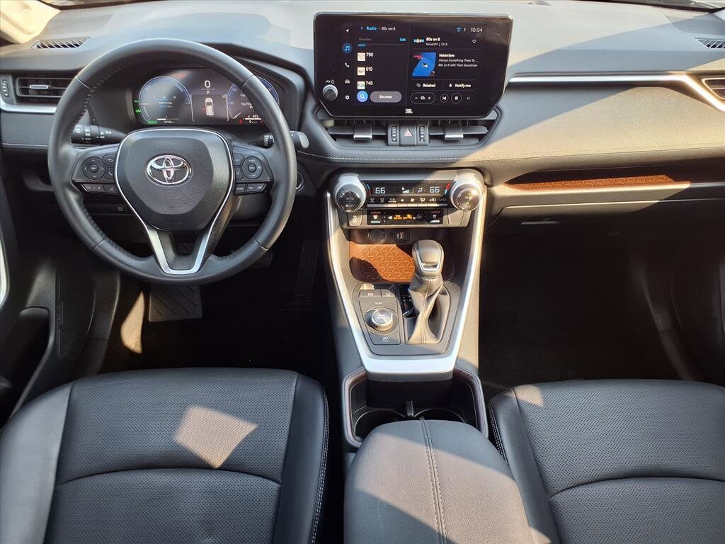 2024 Toyota RAV4 Hybrid Limited photo 3