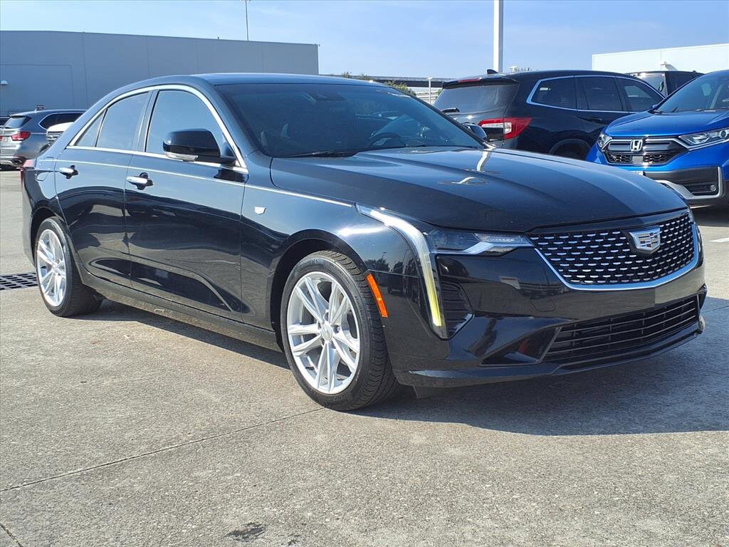 2023 Cadillac CT4 Luxury photo 2