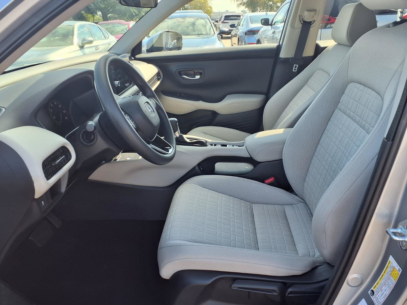 2027 Honda HR-V LX - Photo 17