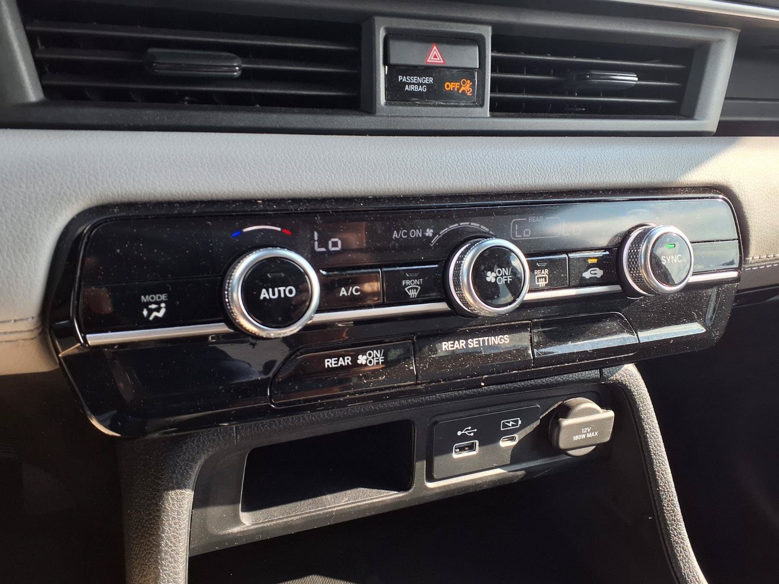 2023 Honda Pilot LX - Photo 7