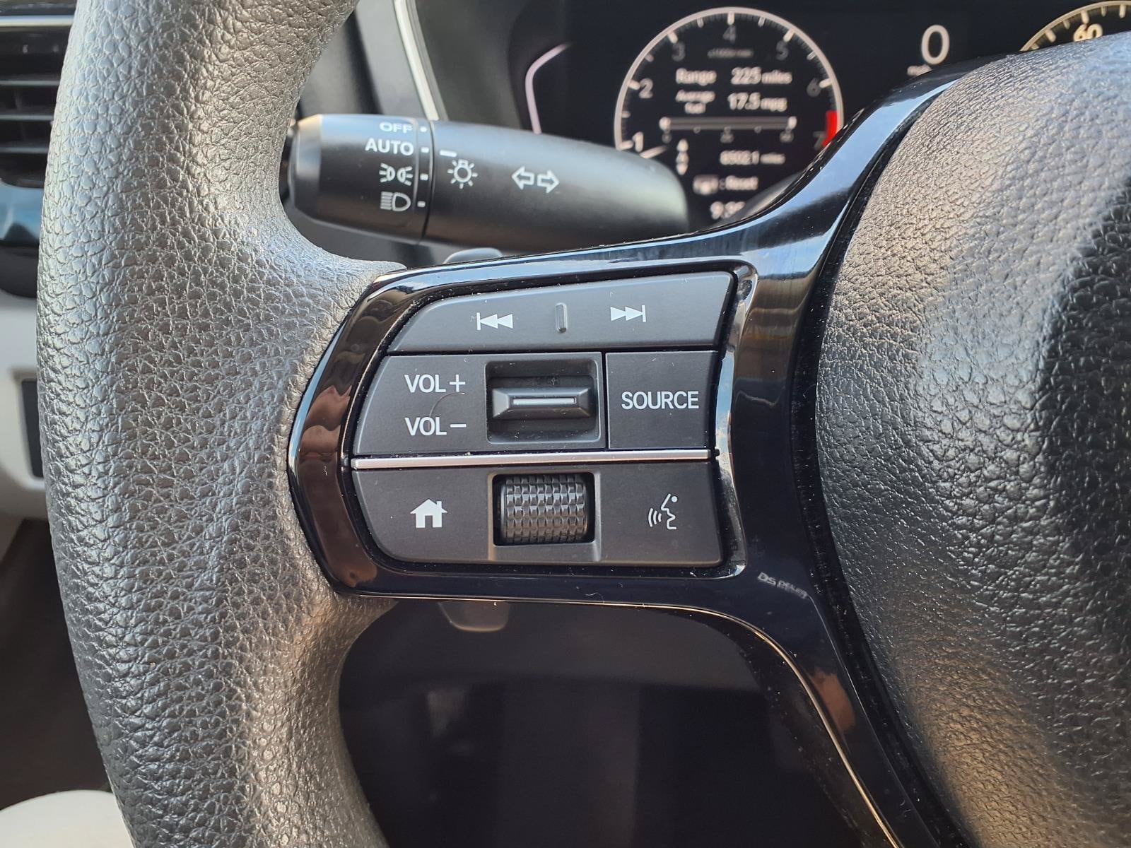 2023 Honda Pilot LX - Photo 13