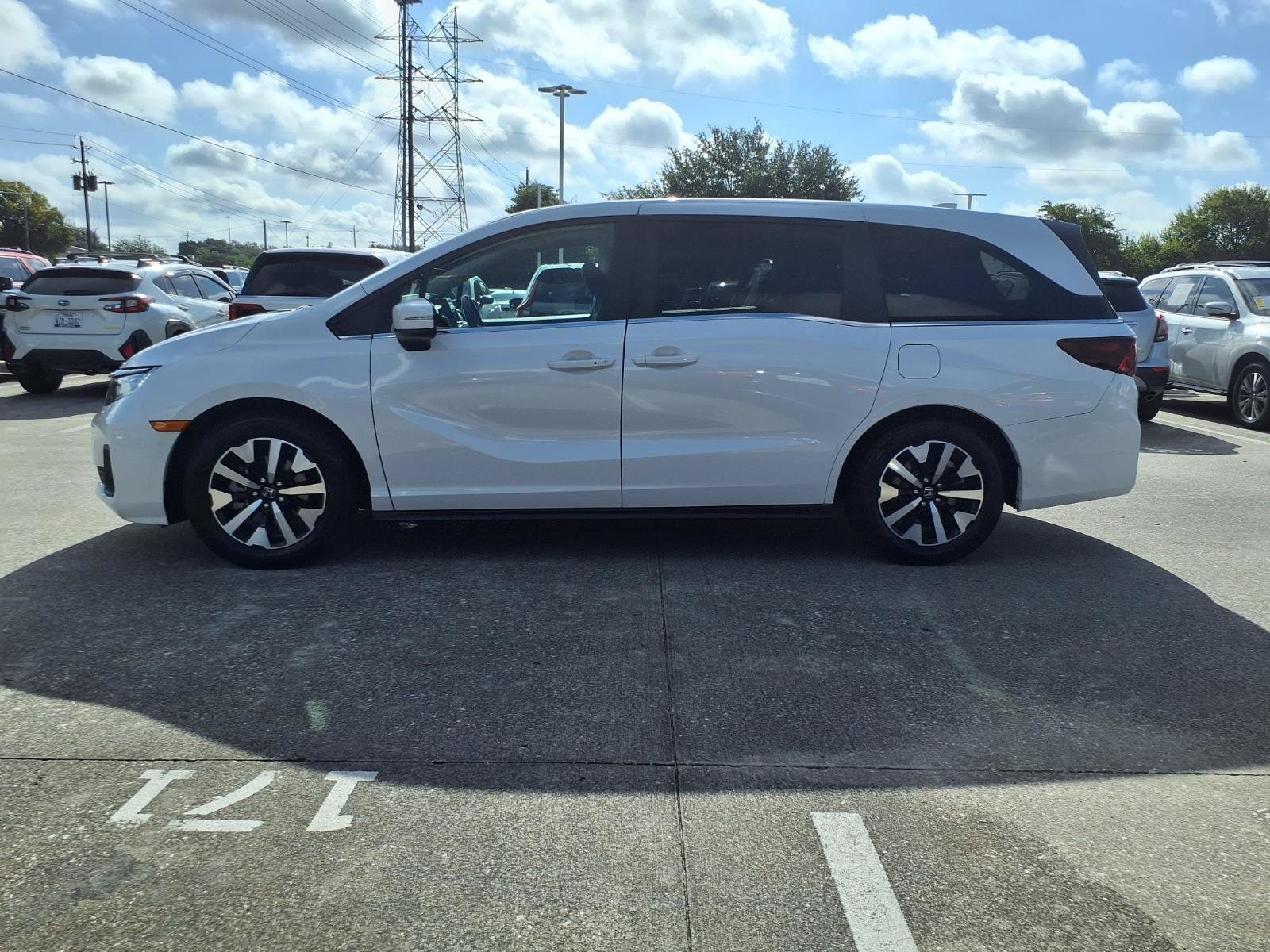 2025 Honda Odyssey EX-L - Photo 24