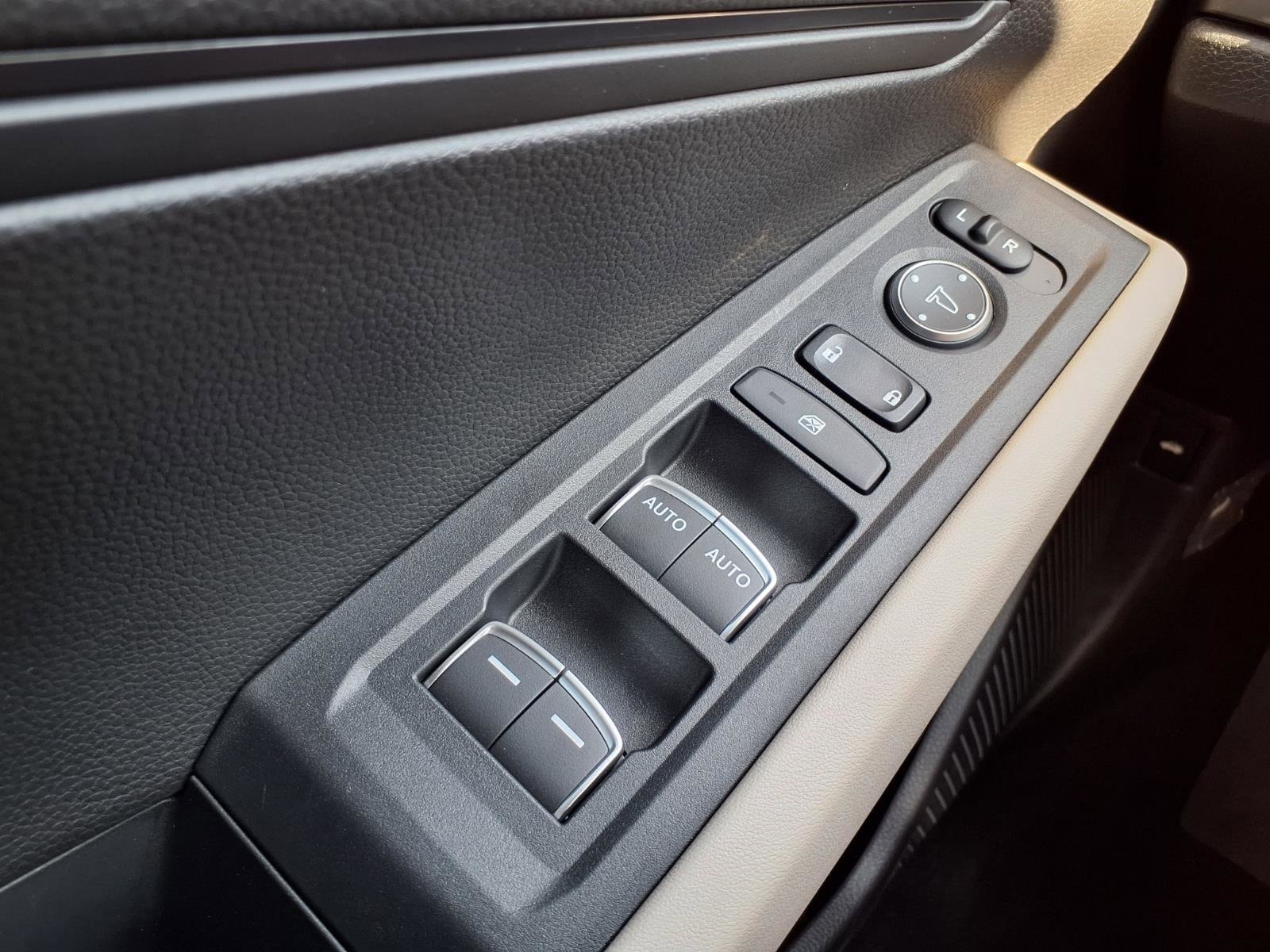 2025 Honda Accord LX - Photo 9