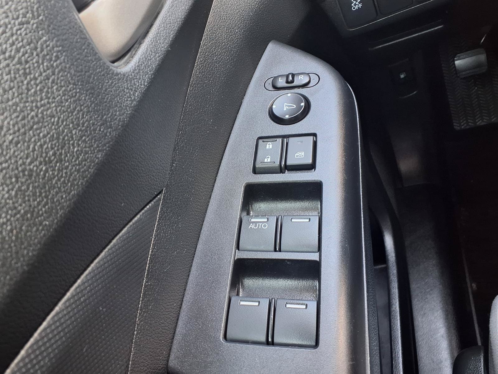 2016 Honda CR-V LX - Photo 11