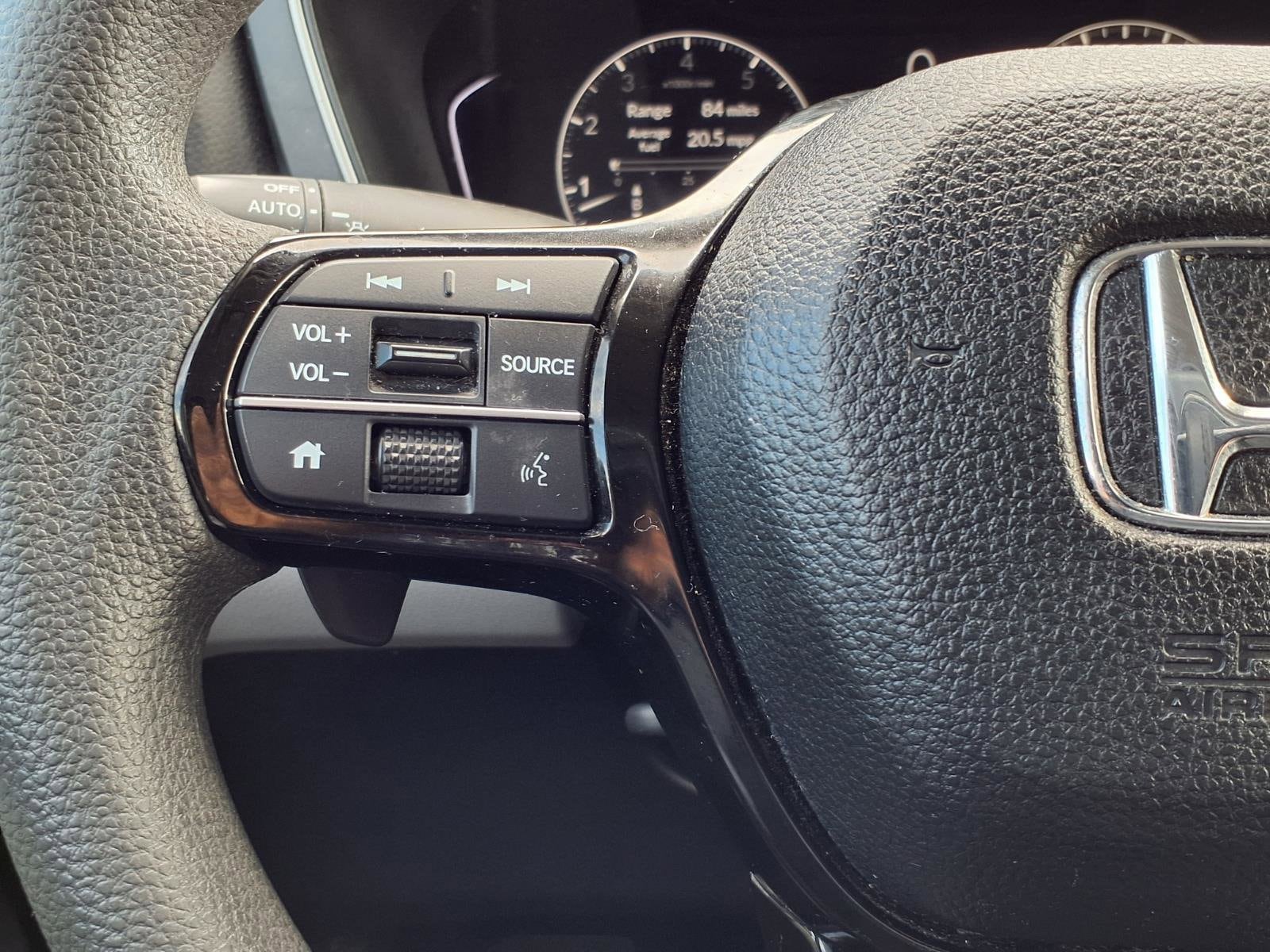 2023 Honda Pilot LX - Photo 15