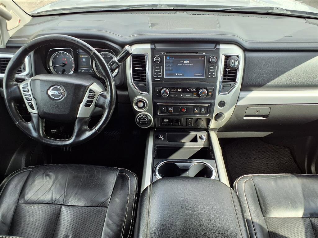 2018 Nissan Titan PRO-4X photo 4