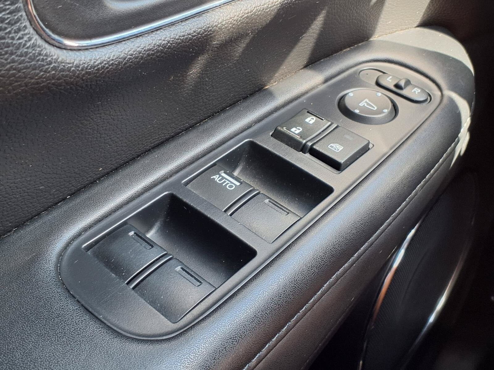 2017 Honda HR-V EX-L - Photo 11