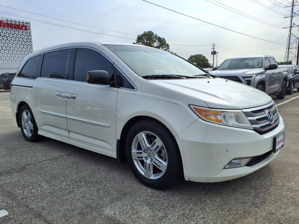 Used 2013 Honda Odyssey Touring with VIN 5FNRL5H90DB051729 for sale in Houston, TX