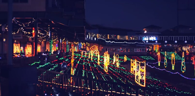 806 × 397