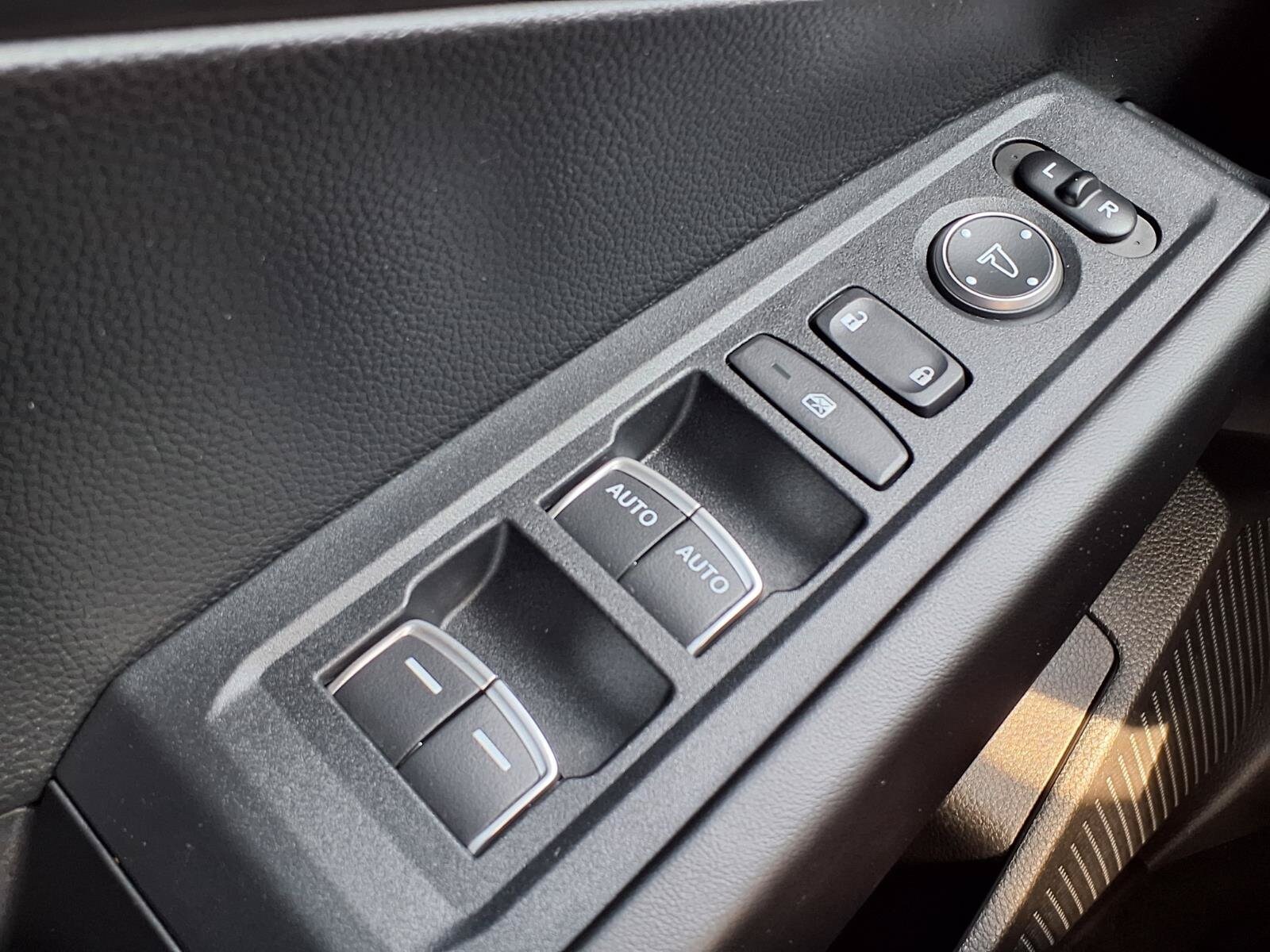 2023 Honda Accord LX - Photo 9