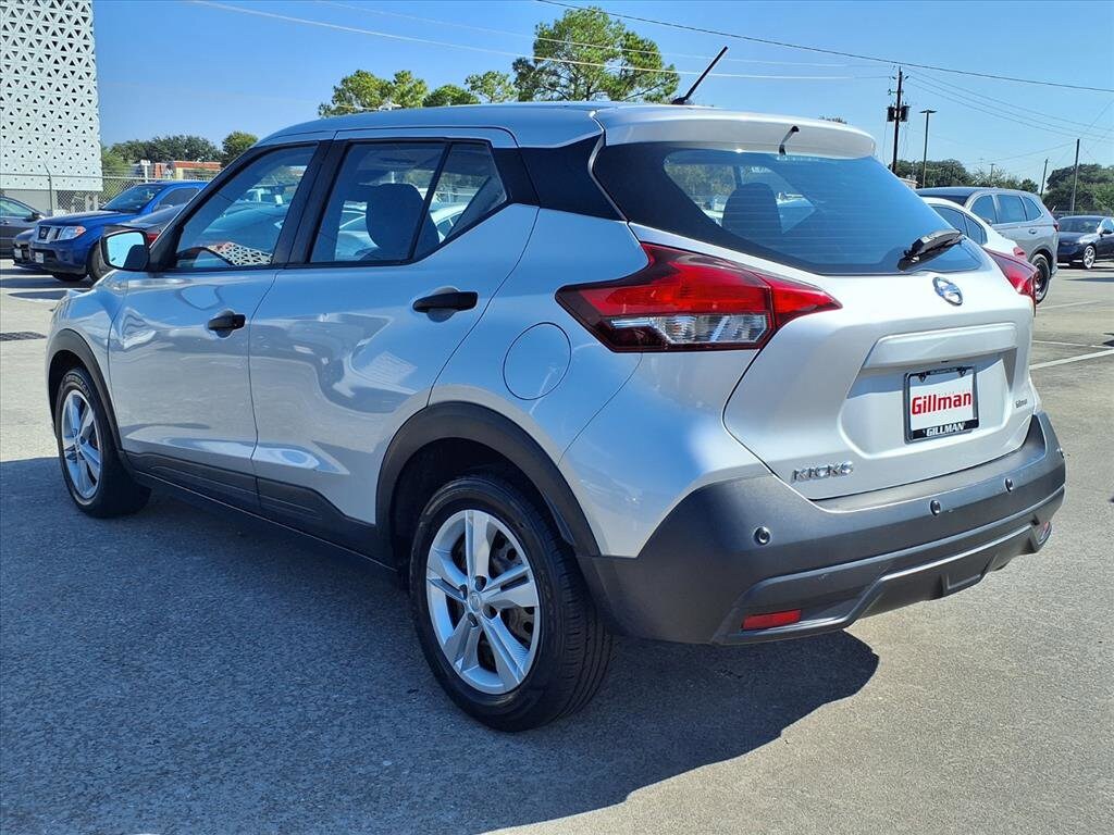 2020 Nissan Kicks S photo 3