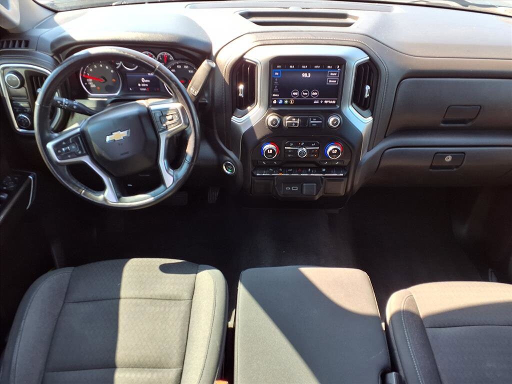 2020 Chevrolet Silverado 1500 LT Texas Edition photo 3