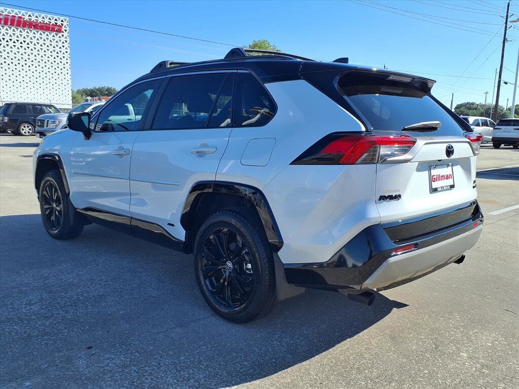 2024 Toyota RAV4 Hybrid XSE photo 3