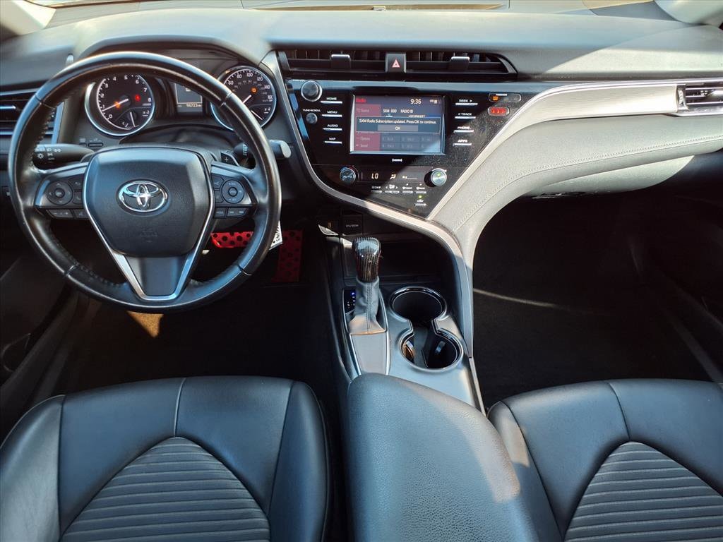 2020 Toyota Camry SE photo 4