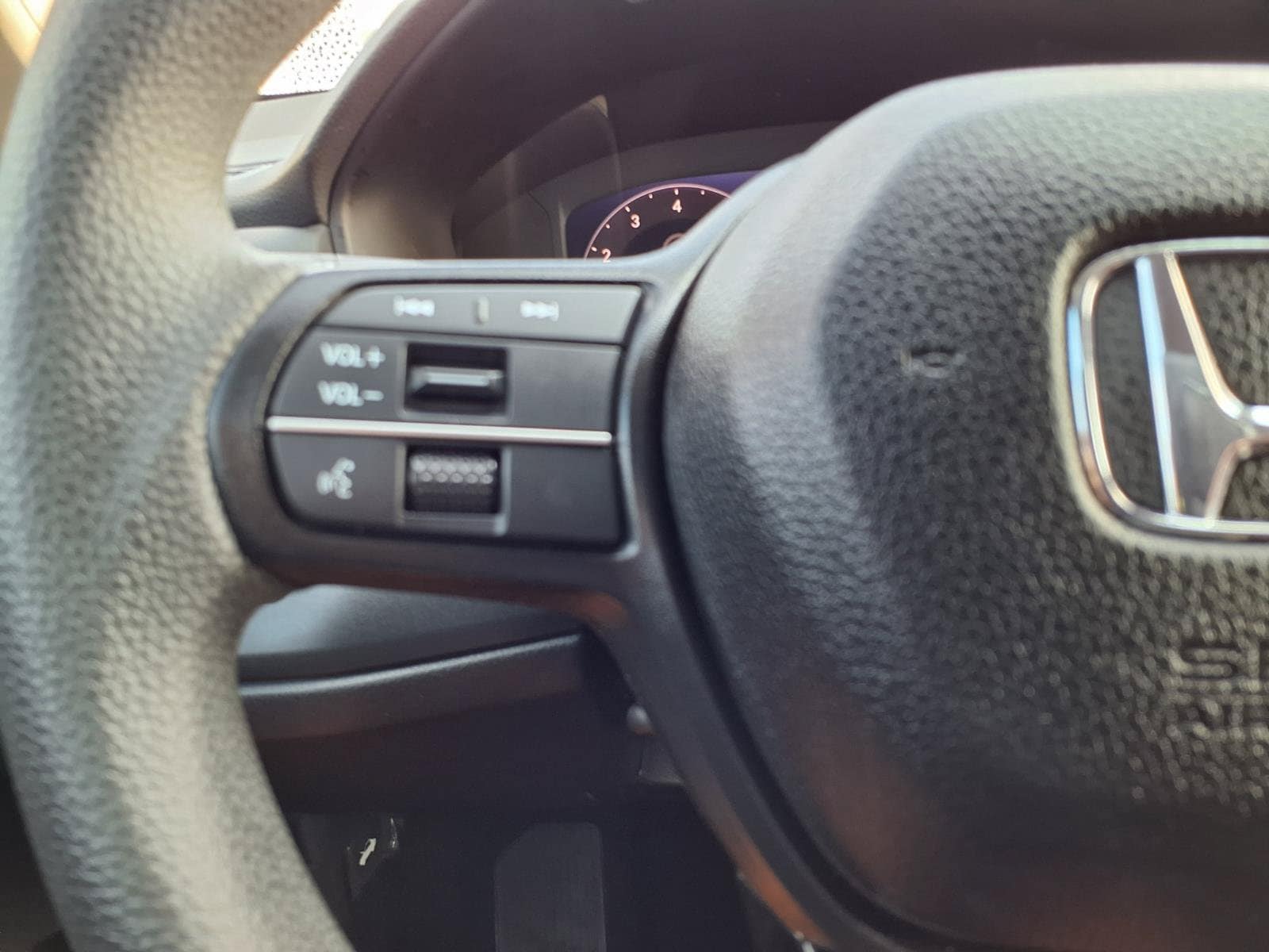 2023 Honda Accord LX - Photo 14