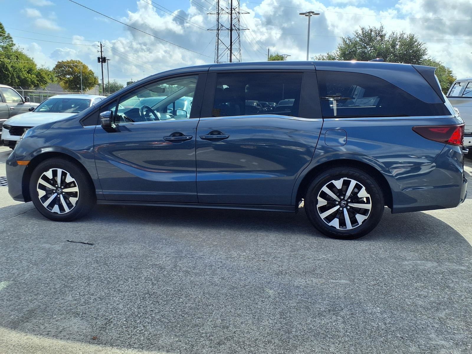 2025 Honda Odyssey EX-L - Photo 23