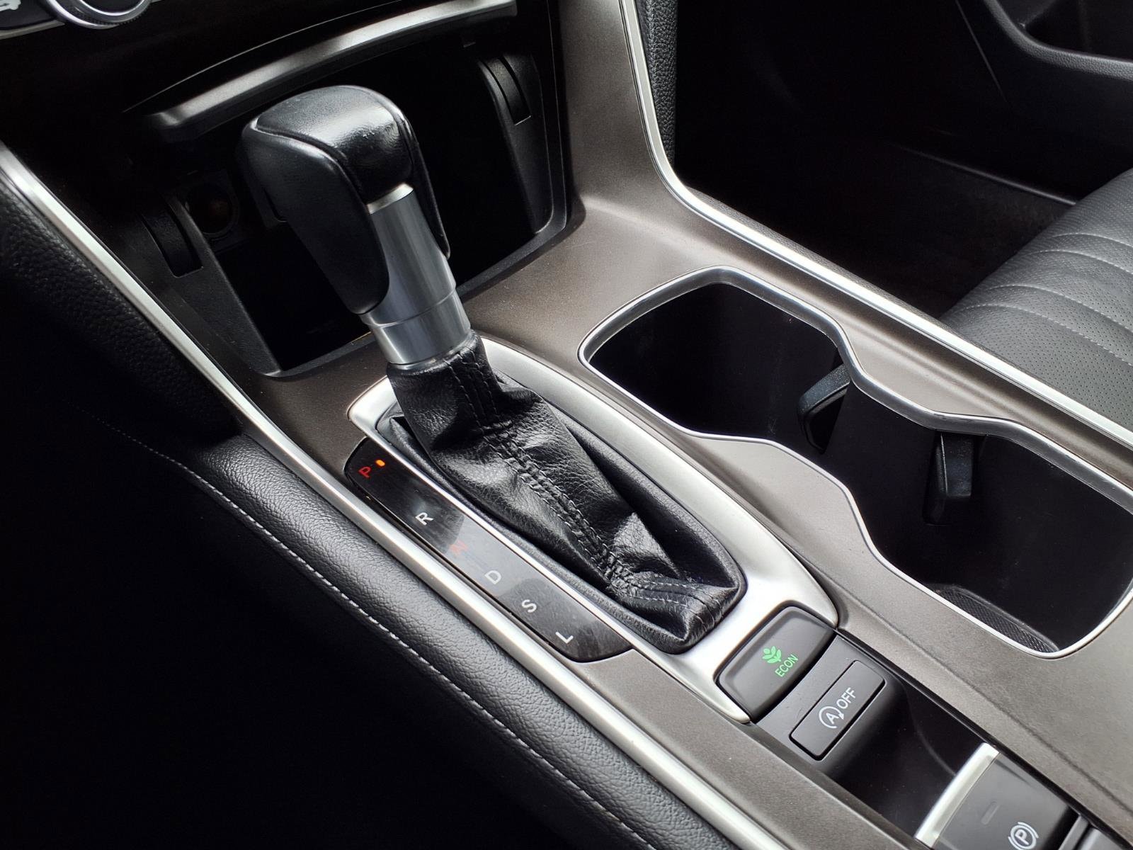 2022 Honda Accord EX-L - Photo 13