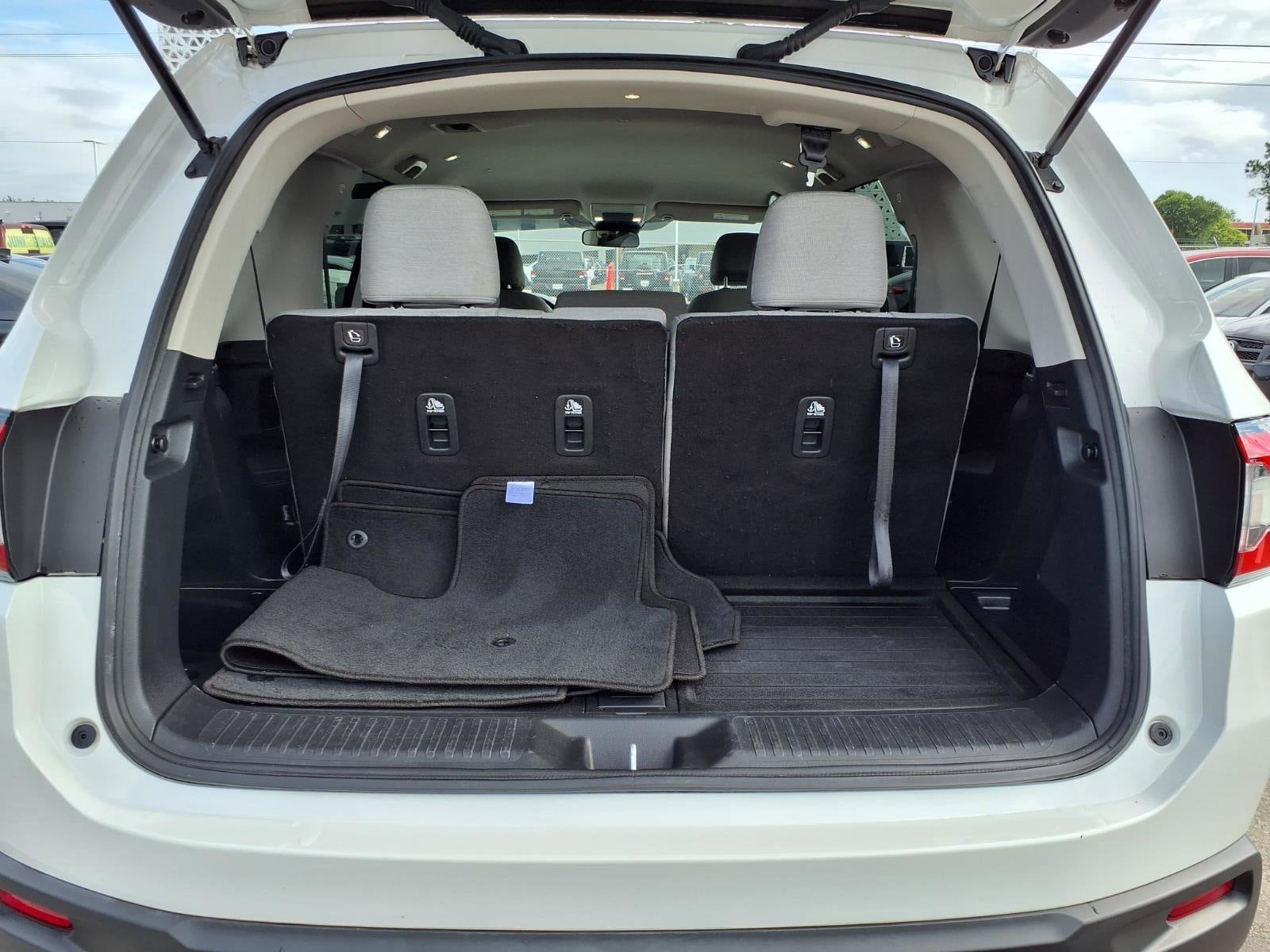 2023 Honda Pilot LX - Photo 20
