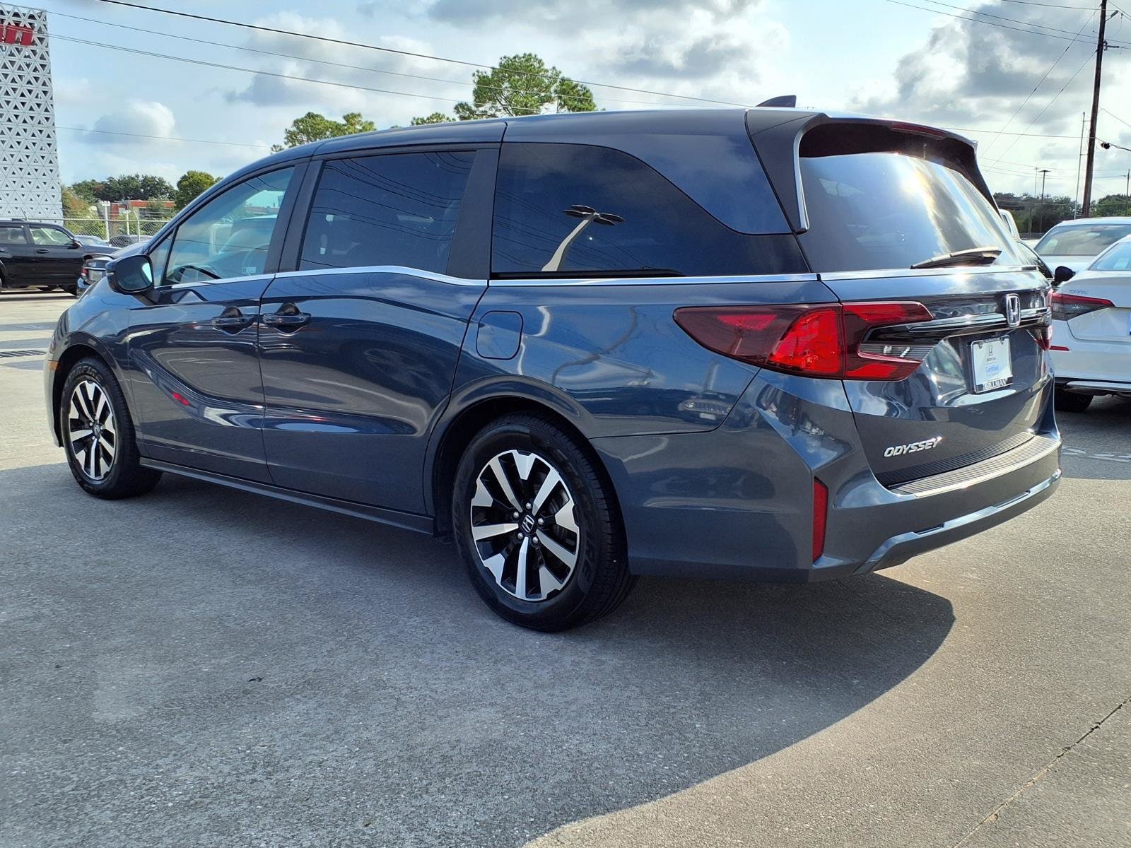 2025 Honda Odyssey EX-L - Photo 3