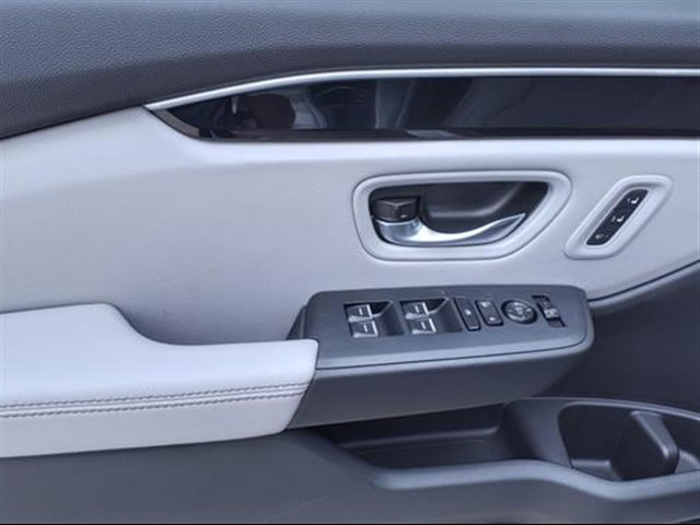 2025 Honda Pilot Touring - Photo 15