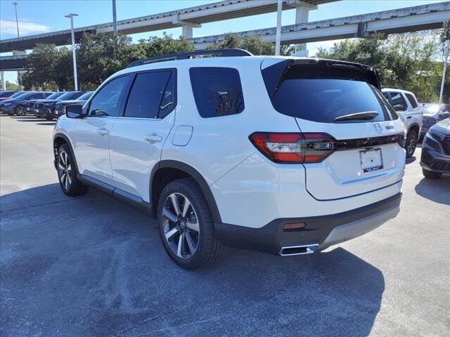 2025 Honda Pilot photo 2